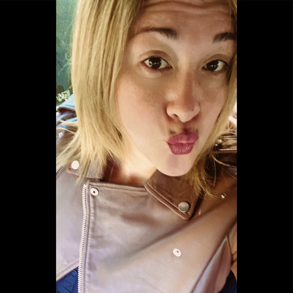 Meet your Posher, Chastity - Picture 1 of 2